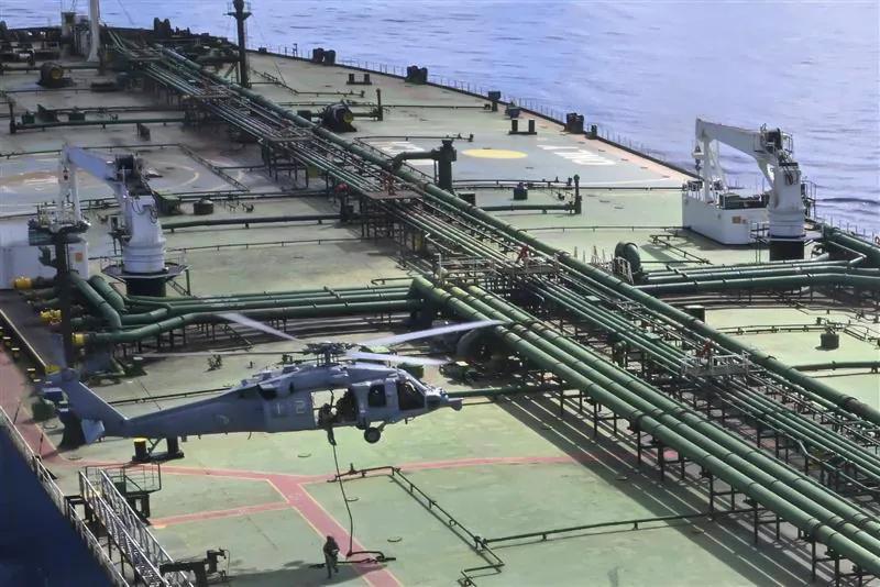 Trump Orders US Military to Shoot and Kill Iranian Boats in Strait of Hormuz