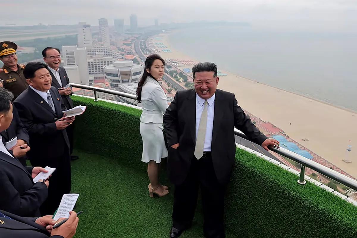 Summer of reforms in Benidorm and Kim Jong-un's mansions.