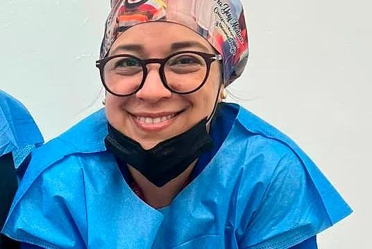 Yesi Medina, the surgeon who performed 45 operations after the double earthquake: "Being able to help is the fuel that keeps us on our feet."