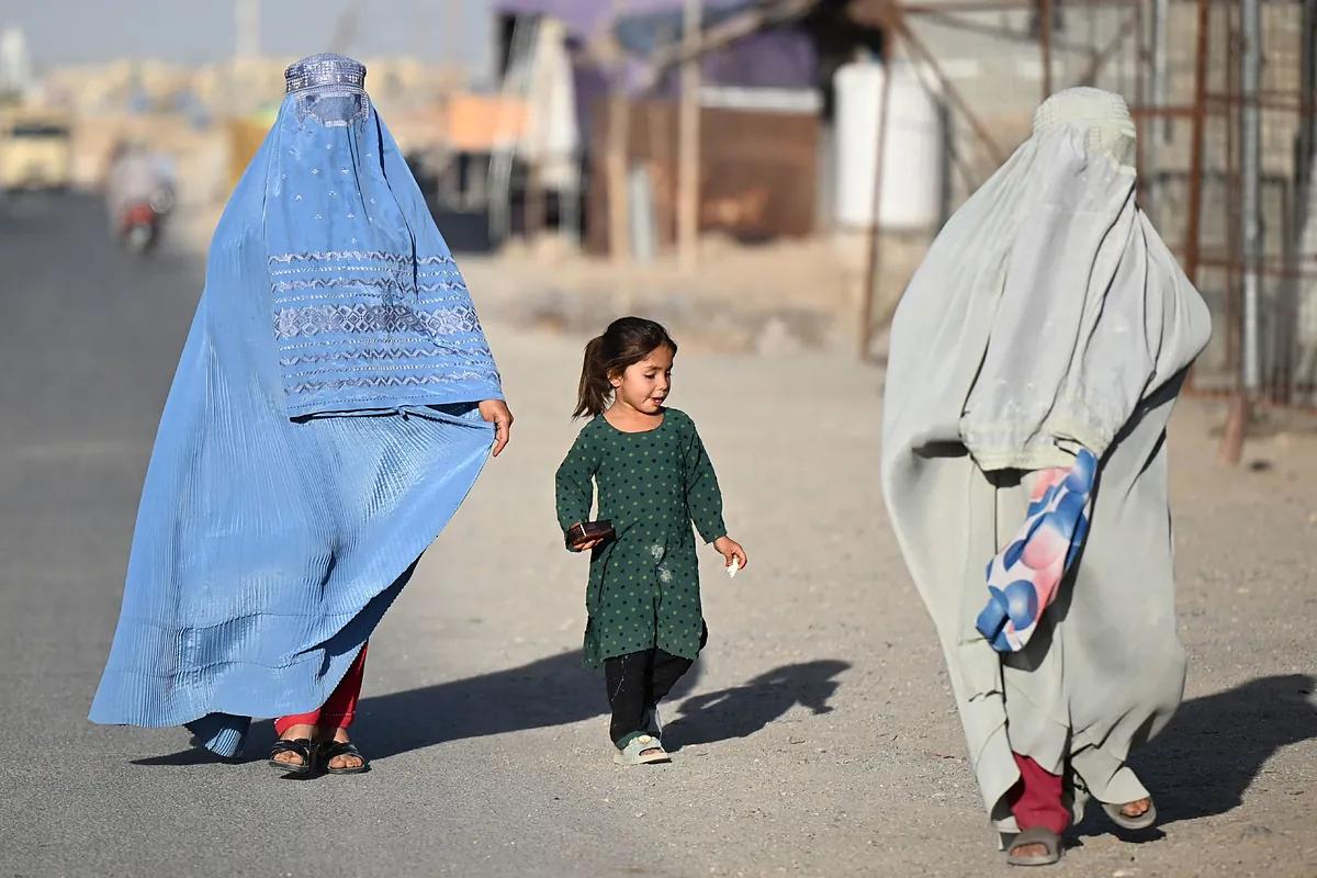 Afghan Taliban Holds Closed-Door Talks With EU Officials in Brussels on Deportations