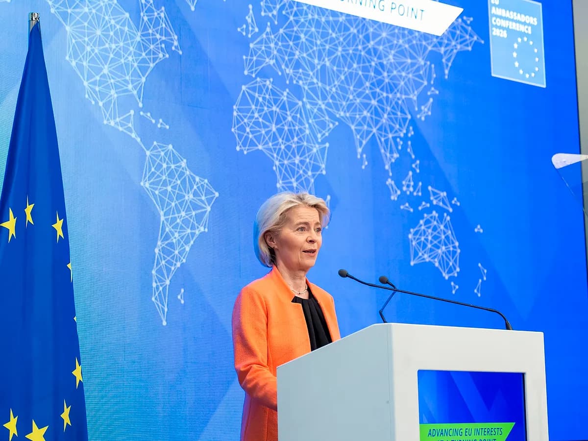 Von der Leyen seeks to ease tensions within the EU and moves closer to the Government: 'Unwavering commitment to international law'