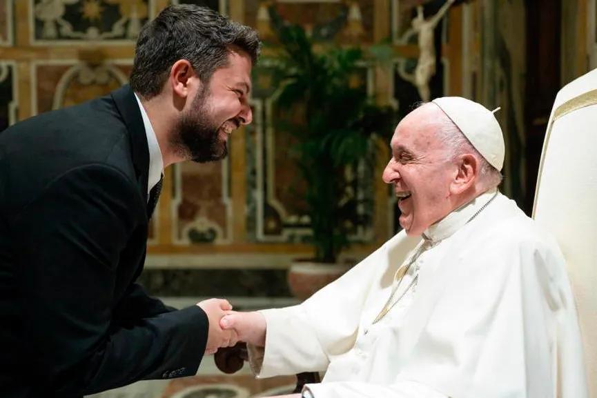 Pope Francis Leads Solemn Easter Vigil at St. Peter’s Basilica During Vatican Festivities
