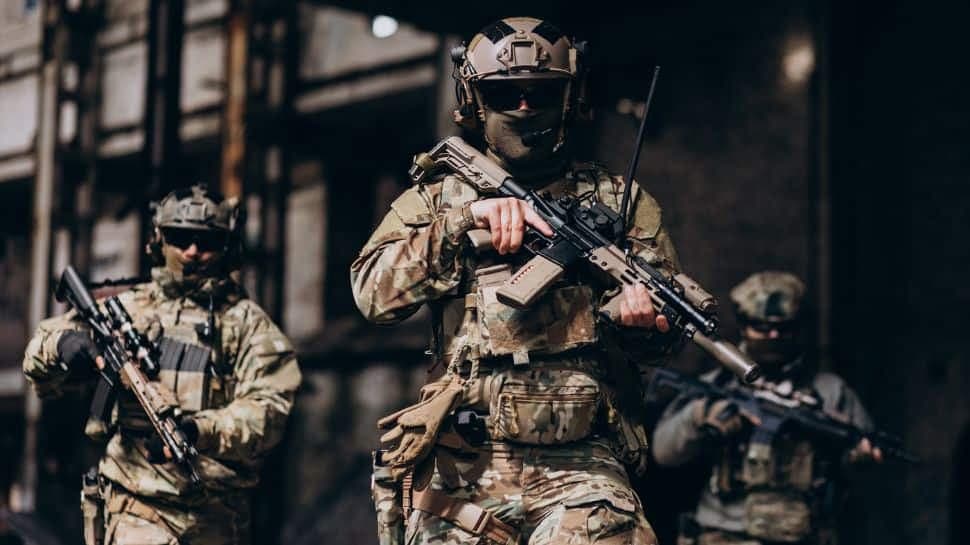 US Deploys Marines and Warships to Middle East Amid Iran Tensions