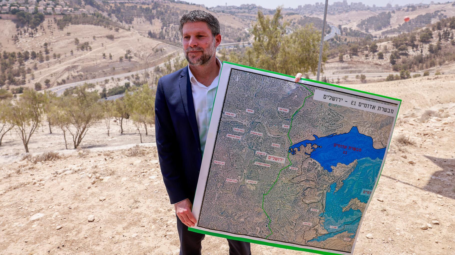 Israeli Forces Evacuate Bedouin Community as Smotrich Bury Palestinian State