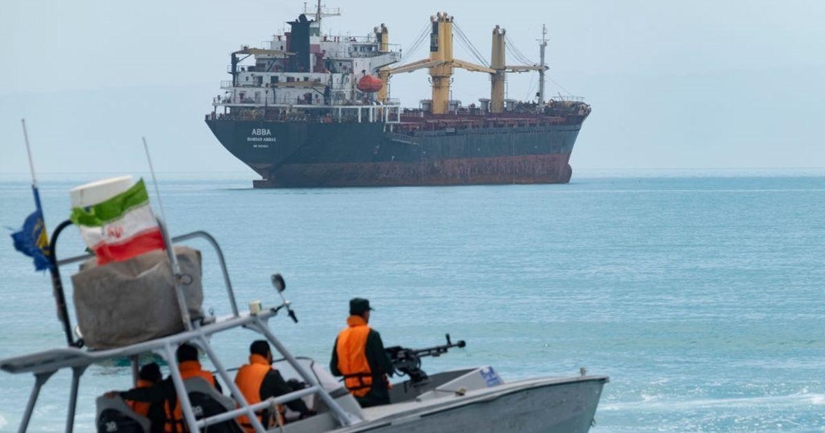 Pakistan Defense Minister Khawaja Asif Says U.S.-Iran Deal Near Strait of Hormuz