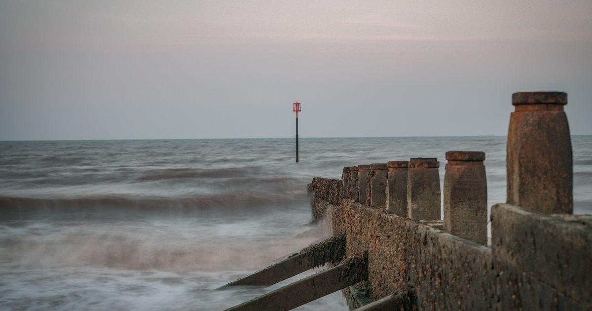 Rogue Wave Kills Mother and 15-Year-Old Daughter at Withernsea; 67-Year-Old Rescuer Drowns Trying to Save Them