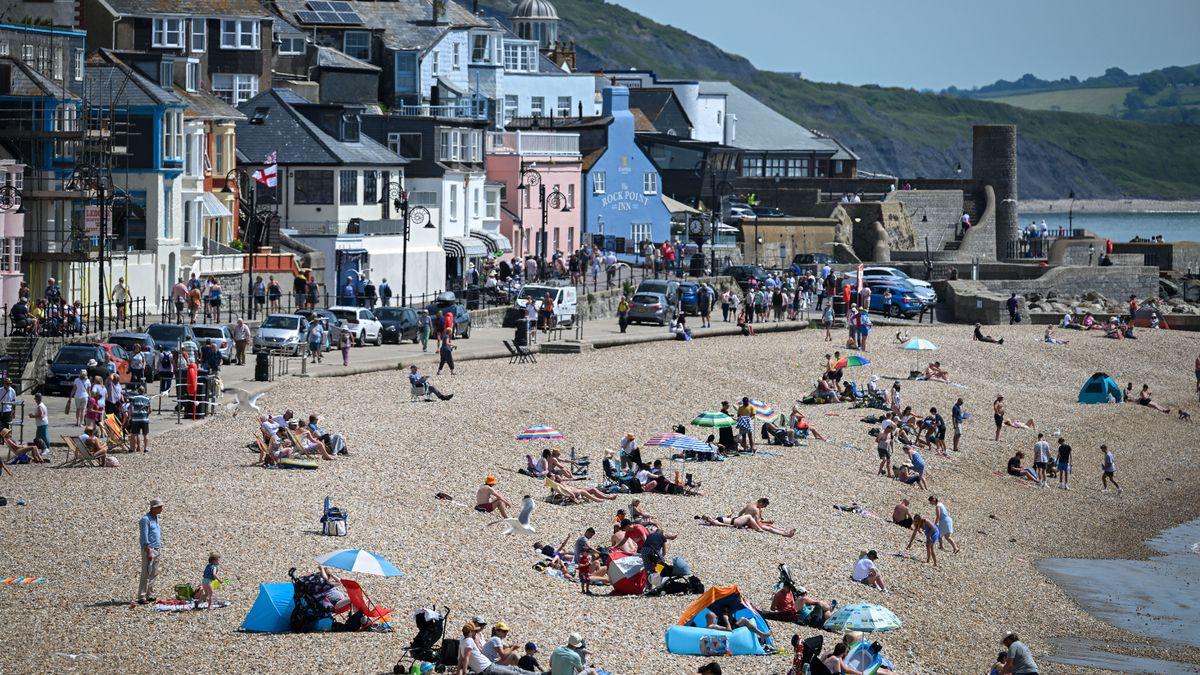 UK Braces for Heat Surge as 27 Counties Set to Hit 24C Next Week