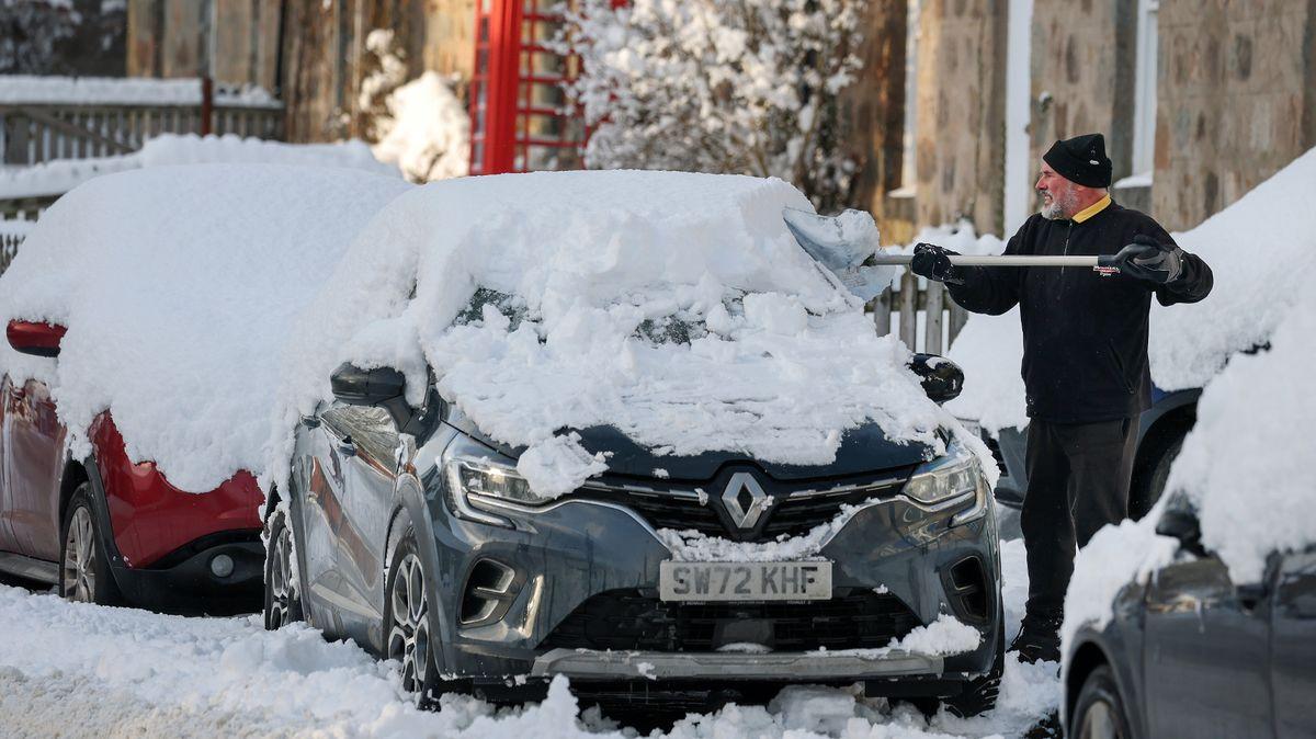 Storm Dave Threatens UK With 90 MPH Gusts, 153 Killed in Iran School Bombing