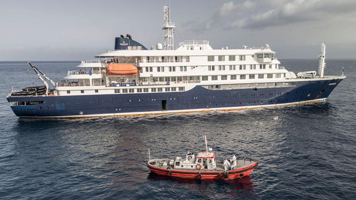 WHO Director-General Tedros Adhanom Ghebreyesus Oversees MV Hondius Hantavirus Evacuation in Tenerife