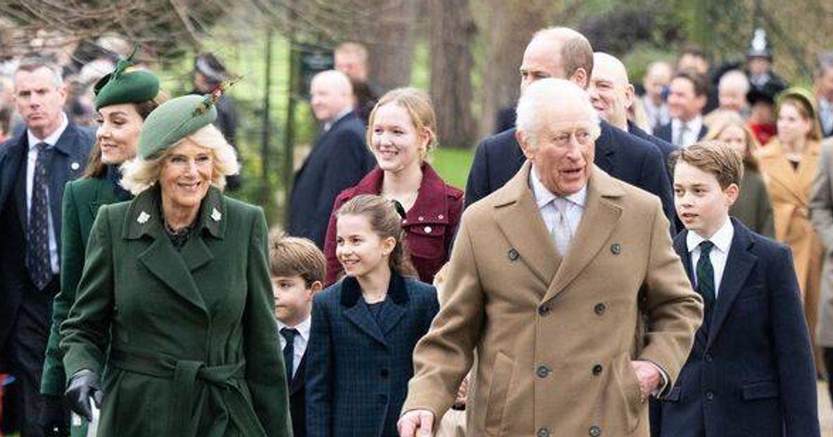 Princess Kate and Princess Charlotte Play Piano Duet to Open Westminster Abbey Christmas Carol Service