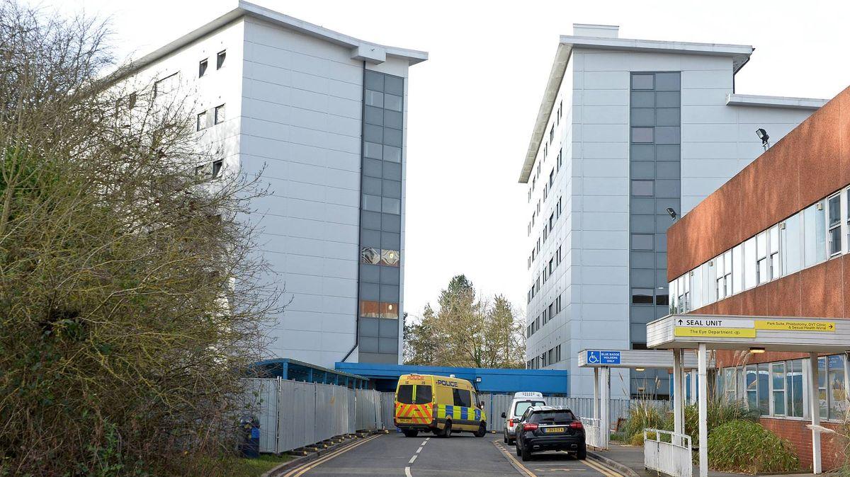 UK Transfers MV Hondius Passengers to Arrowe Park Hospital Isolation Facility in Merseyside