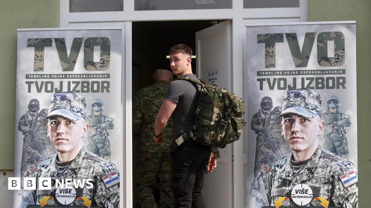 Hundreds of teenagers report for duty as Croatia reinstates conscription