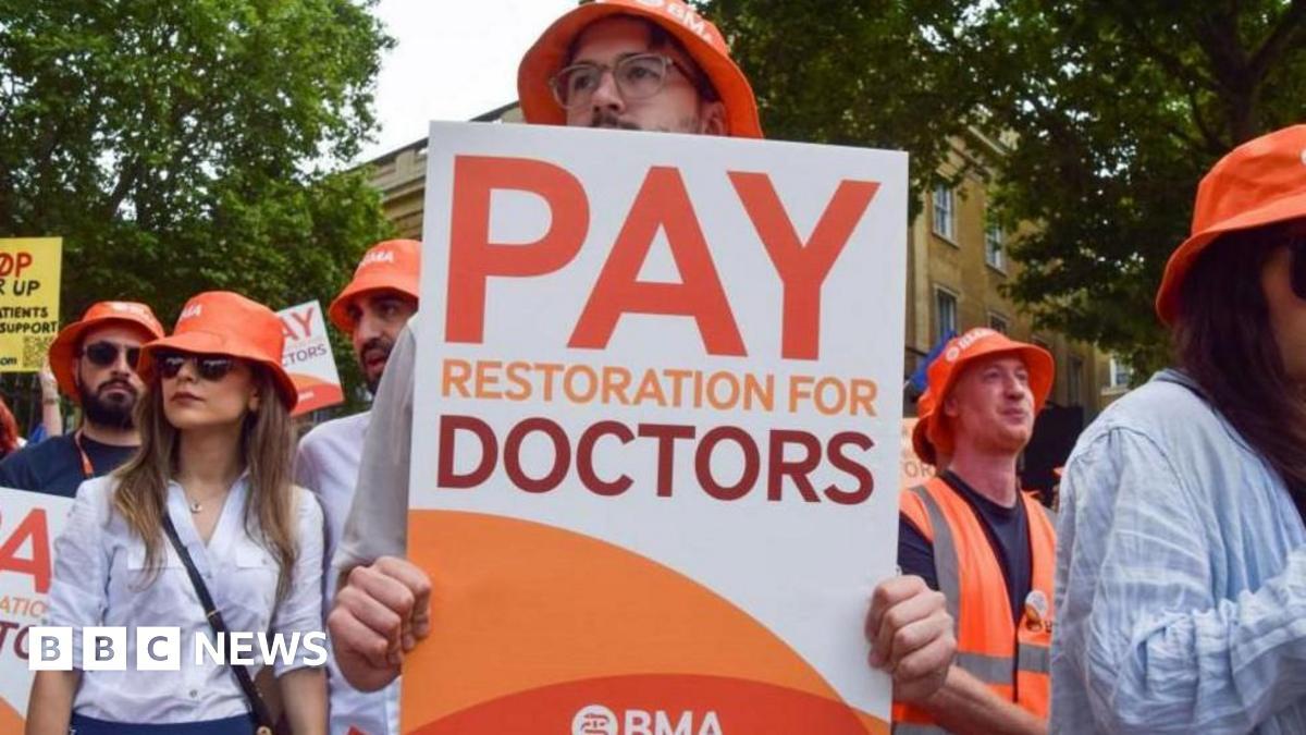 Starmer Gives Resident Doctors 48 Hours to Cancel Strikes or Lose Jobs Deal