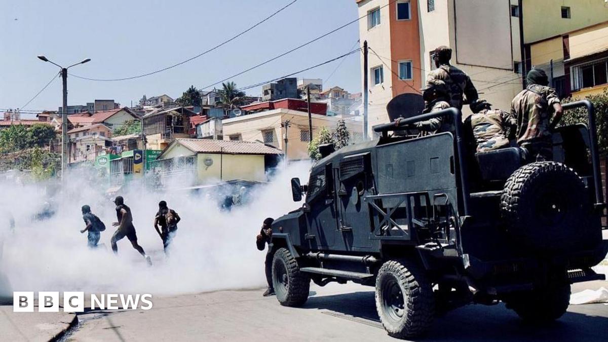 Madagascar President Rajoelina Dissolves Government After Security Forces Kill 22 Protesters Over Water and Power Shortages