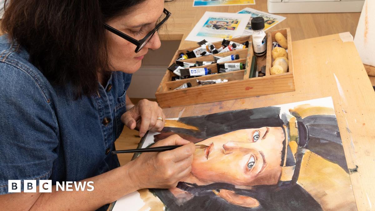 Parents of Ukraine aid worker to receive portrait