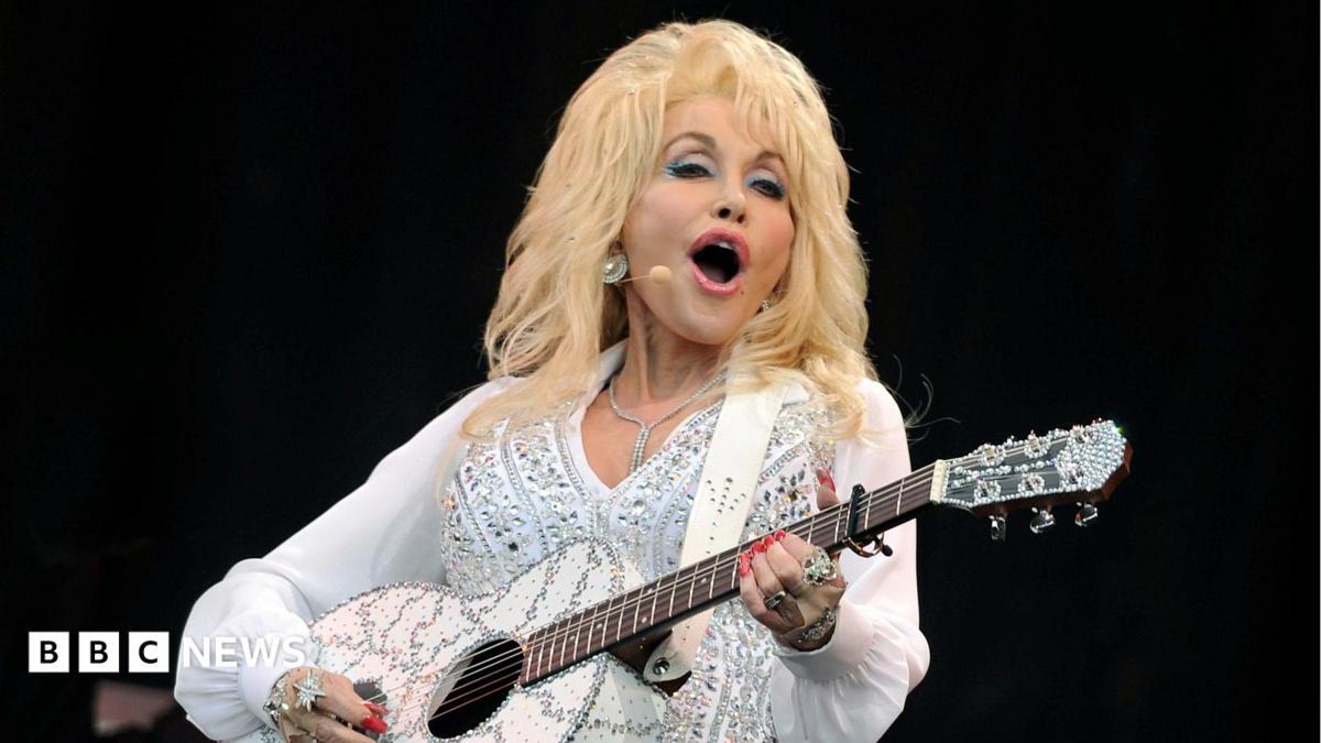 Dolly Parton Postpones Las Vegas Residency to Undergo Medical Procedures