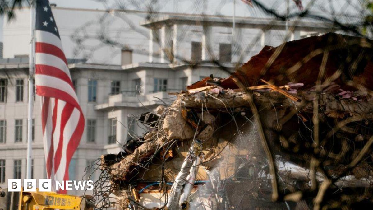 Trump Demolishes Historic White House East Wing to Build Private Ballroom Despite Lawsuit and Public Outcry