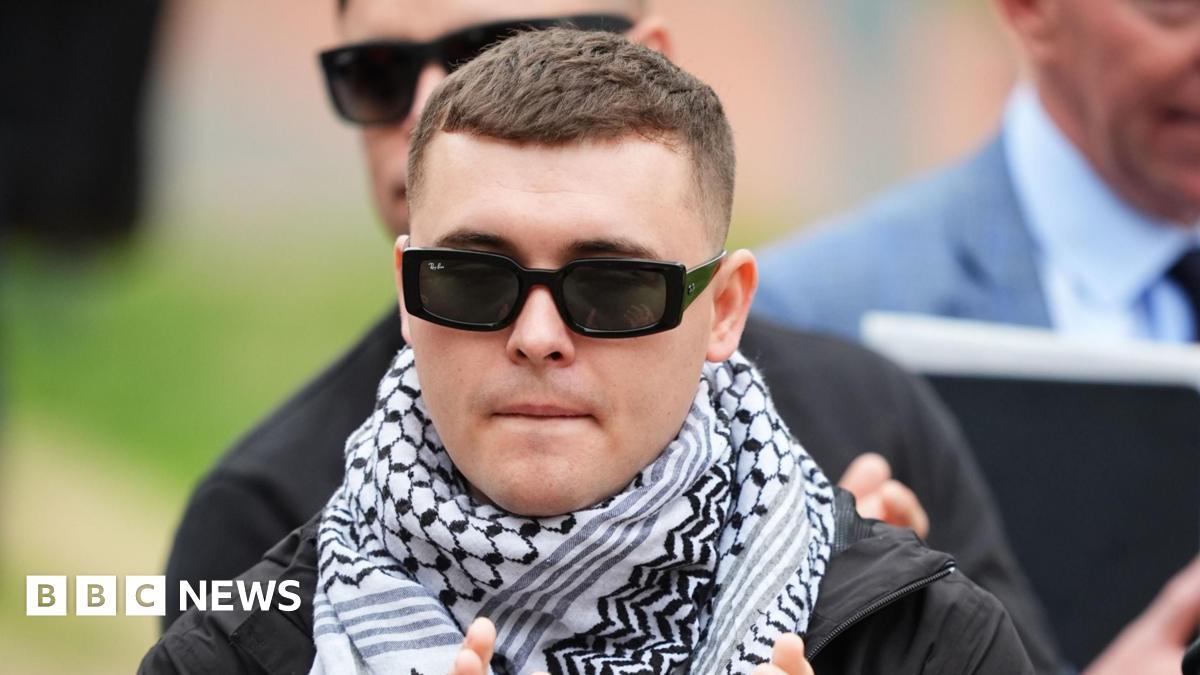 London Court Throws Out Terrorism Charge Against Kneecap Rapper Liam Óg Ó hAnnaidh