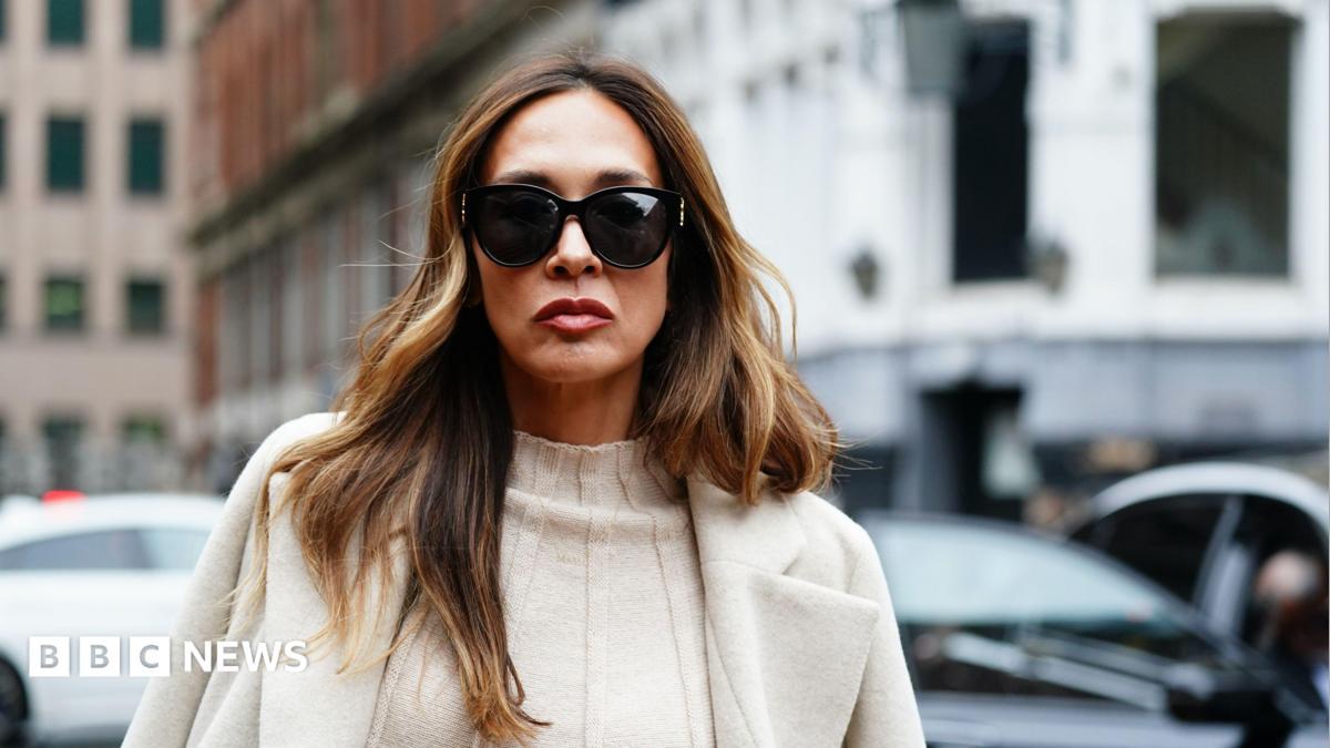 Peter Windsor Stalks Myleene Klass by Sending Air Gun, Handcuffs, and Police Uniform