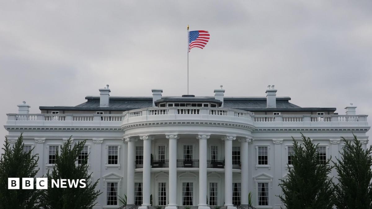 White House Orders Federal Agencies to Prepare for Mass Firings Ahead of Government Shutdown