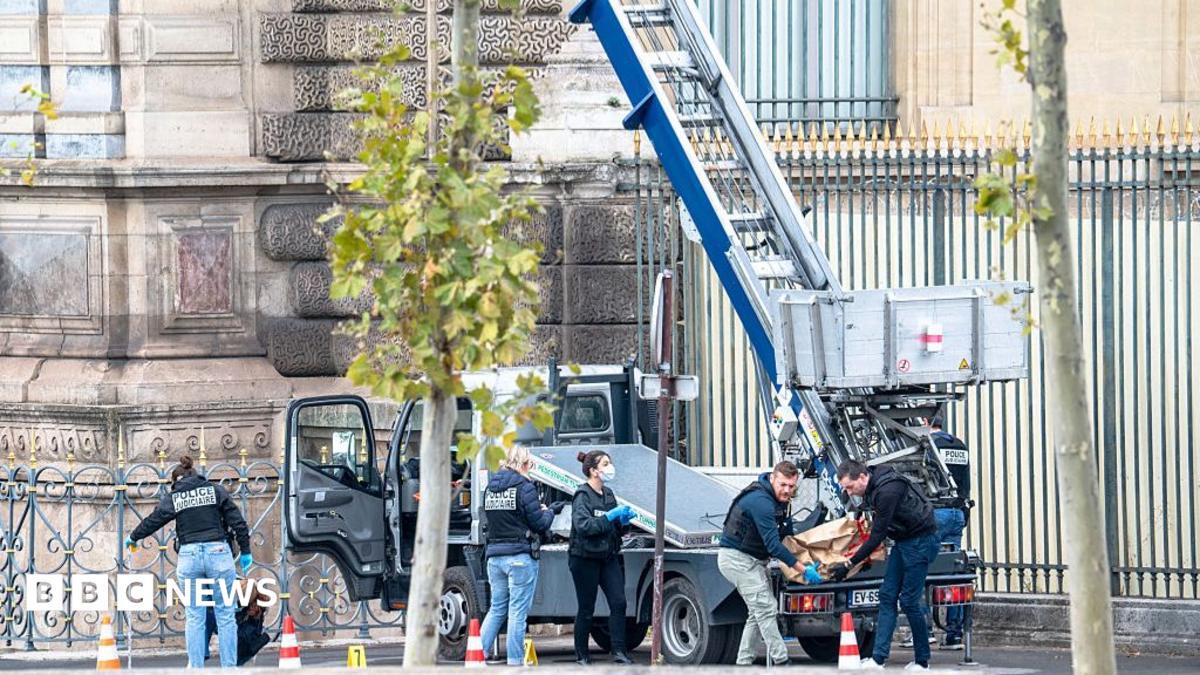 Thieves Use German Lift to Steal €88 Million Crown Jewels in Louvre Heist