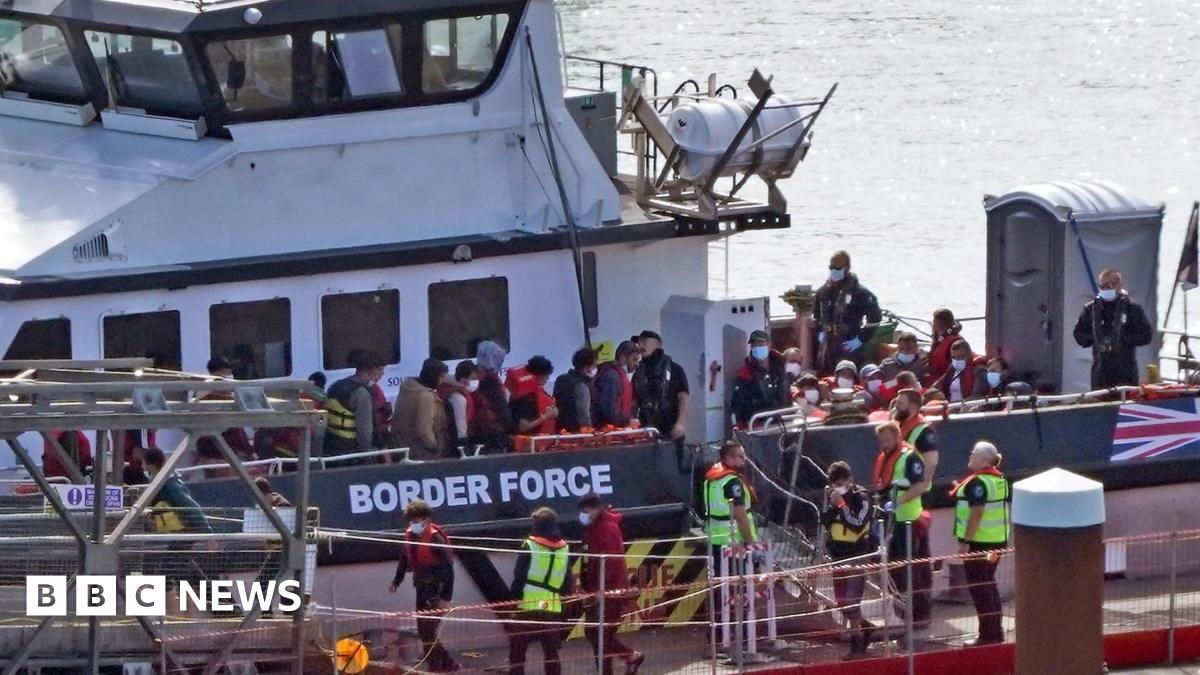 UK Government Moves Asylum Seekers From Hotels to Military Bases Amid Cost Backlash