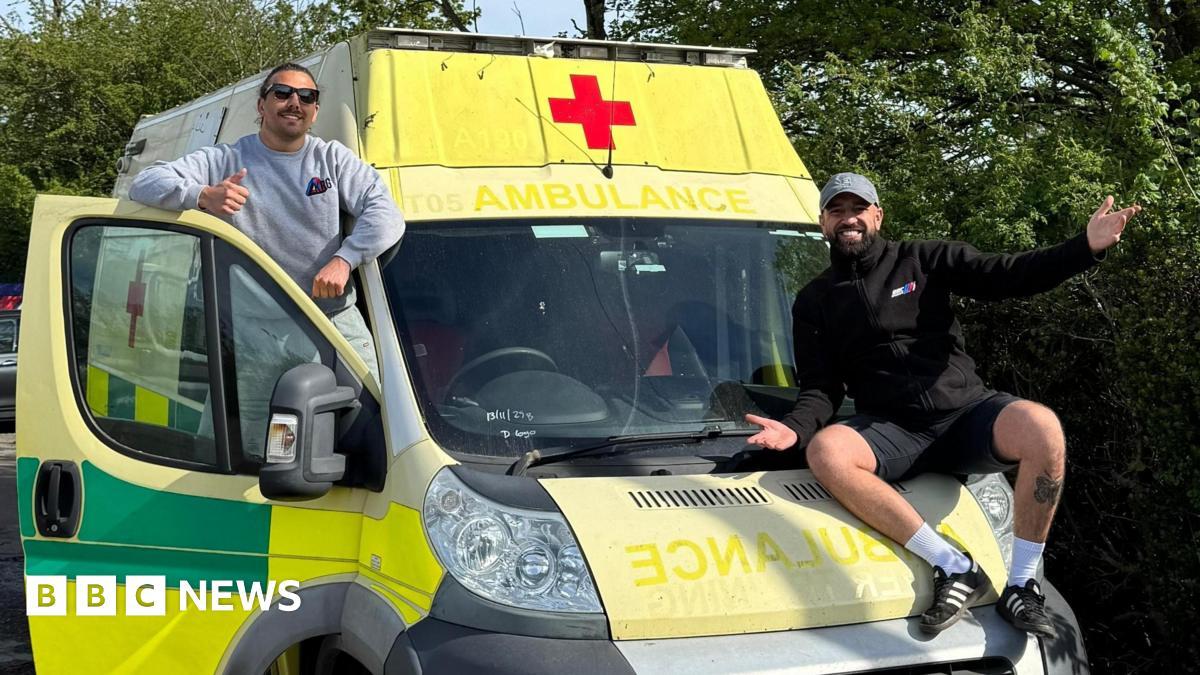Volunteers Deliver Veterinary Supplies to Ukraine, Helping Two Ambulances Reach Animals Caught in War