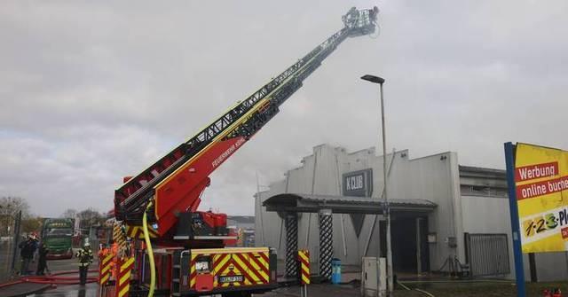 Fire Destroys Kehl Nightclub; 750 Evacuated, Three Treated