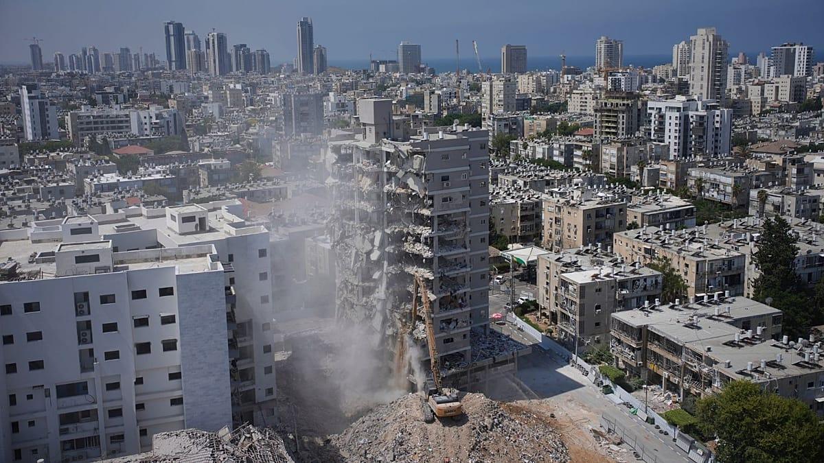 Iran Fires Missiles at Israel Minutes After Trump Warning; Deaths Exceed 1150