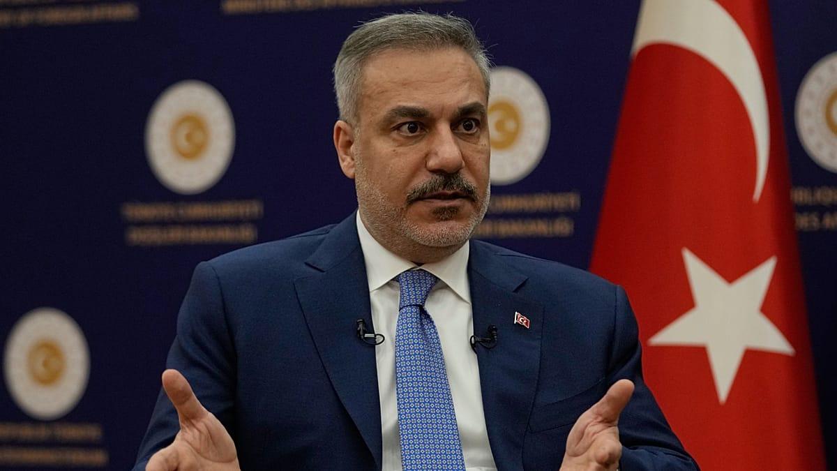 Turkey Leads Regional Coalition for Iran Ceasefire as War Devastates