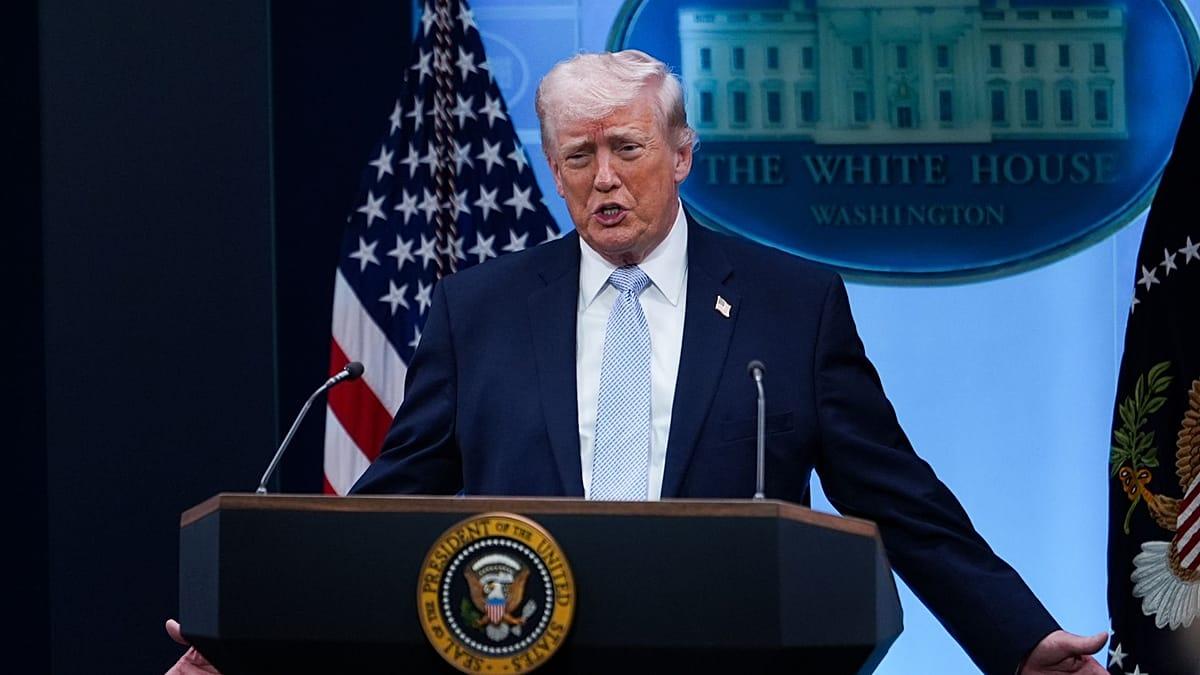 US and Iran Announce Two-Week Ceasefire as Strait of Hormuz Reopens