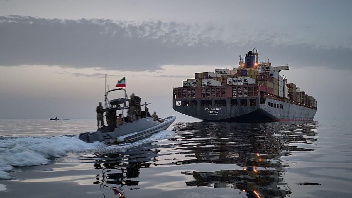 Iran Proposes Reopening Strait of Hormuz First, Postponing U.S. Nuclear Talks