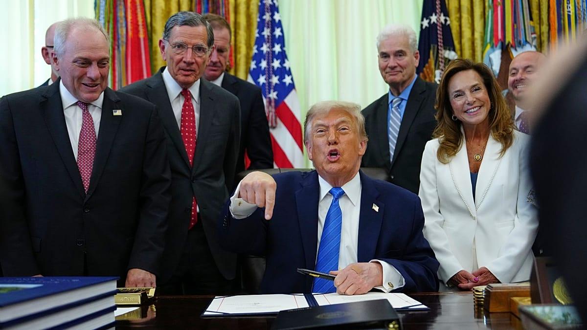 Trump Says U.S. And Iran Could Sign A Deal In Days, Calls Off Strikes