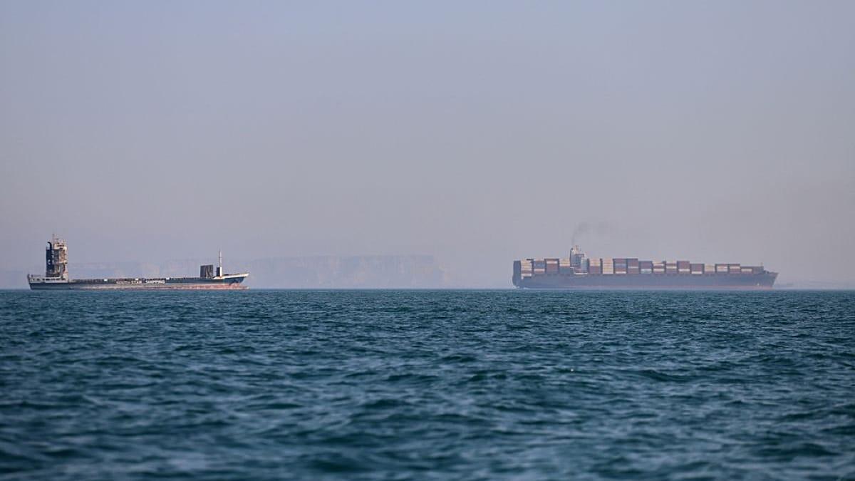 Iran says closed Strait of Hormuz as US deal hits obstacle ahead of Swiss talks