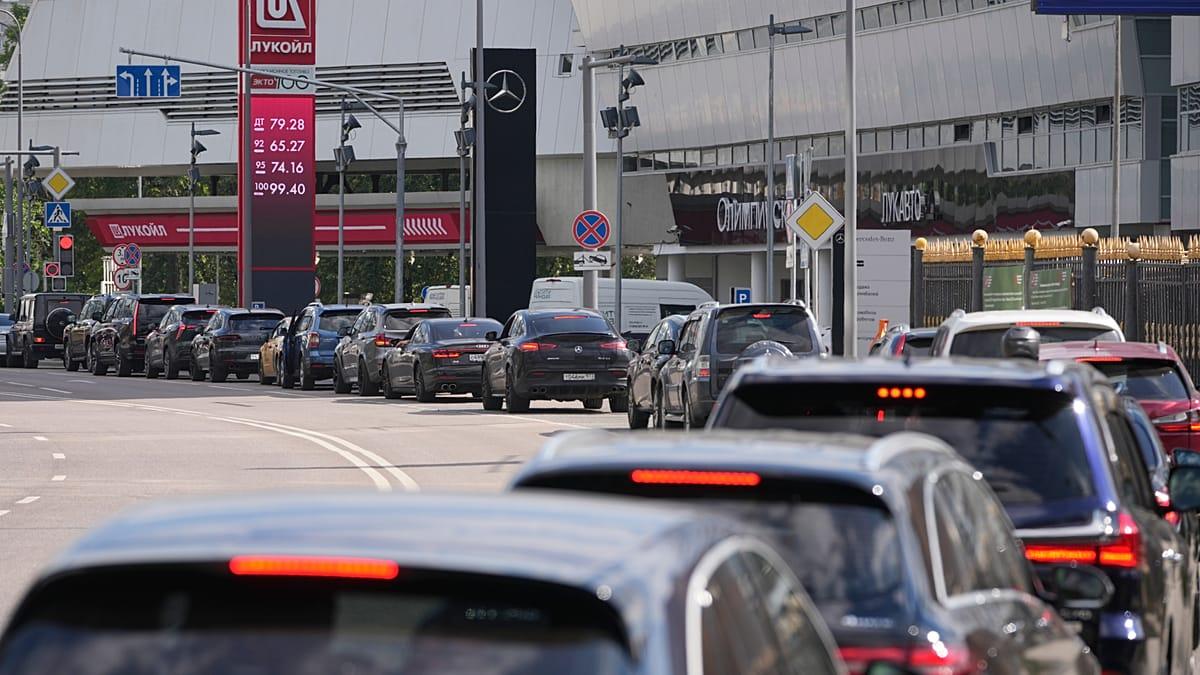 Rosenberg: Shortage of petrol but not patriotism as Russians feel growing impact of war