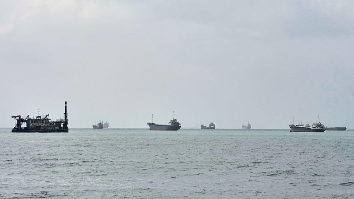 IRGC Attacks Unmanned U.S. Vessel in Strait of Hormuz as U.S. Strikes Iranian Oil Carriers