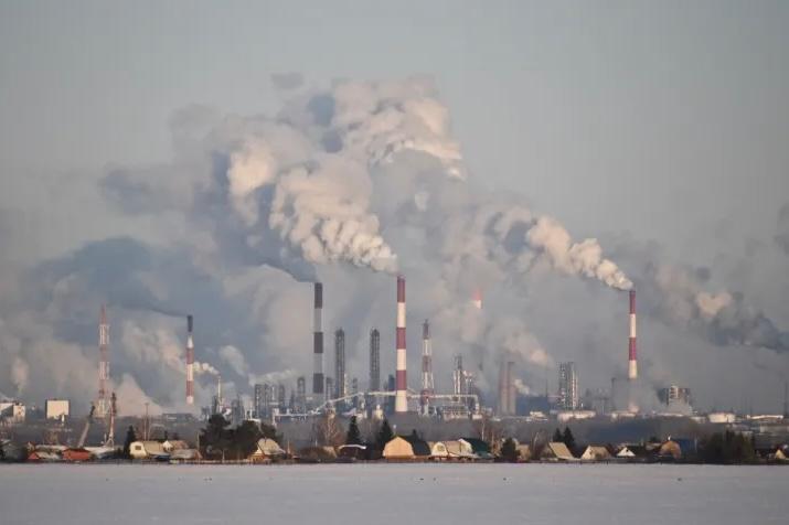 Two-Week US-Iran Ceasefire Stabilizes Strait, Oil Markets