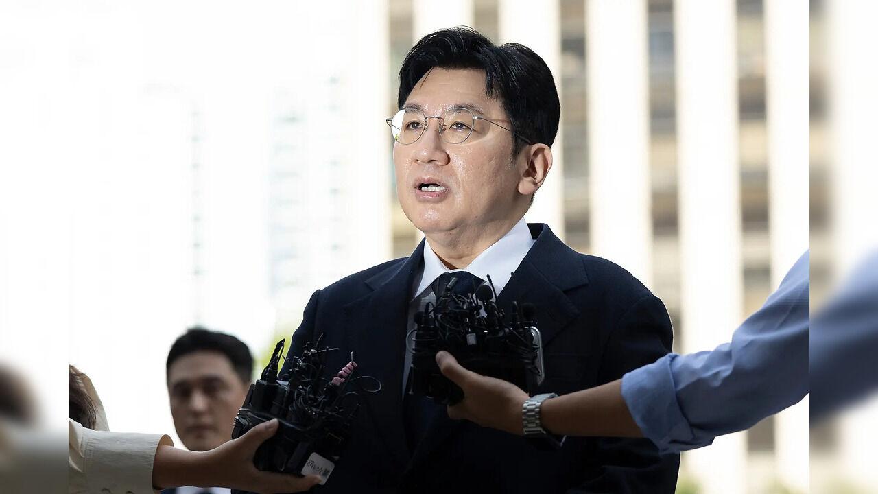 South Korean Police Seek To Arrest HYBE Chairman Bang Si-Hyuk Over $100 Million Investor Fraud