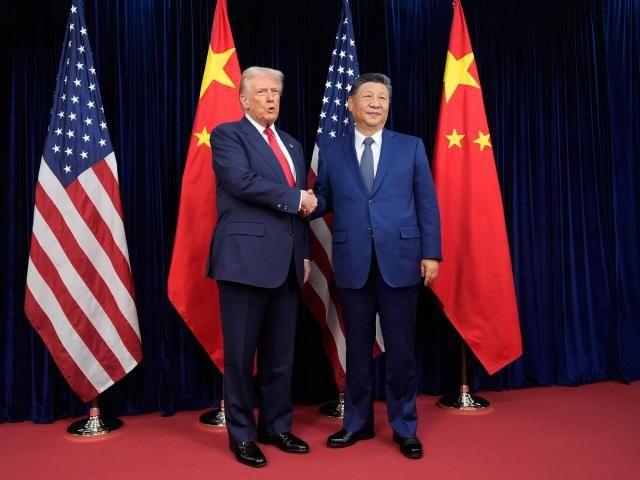 Trump Meets Xi in South Korea to Push Aggressive Trade Agenda Amid Economic Turmoil