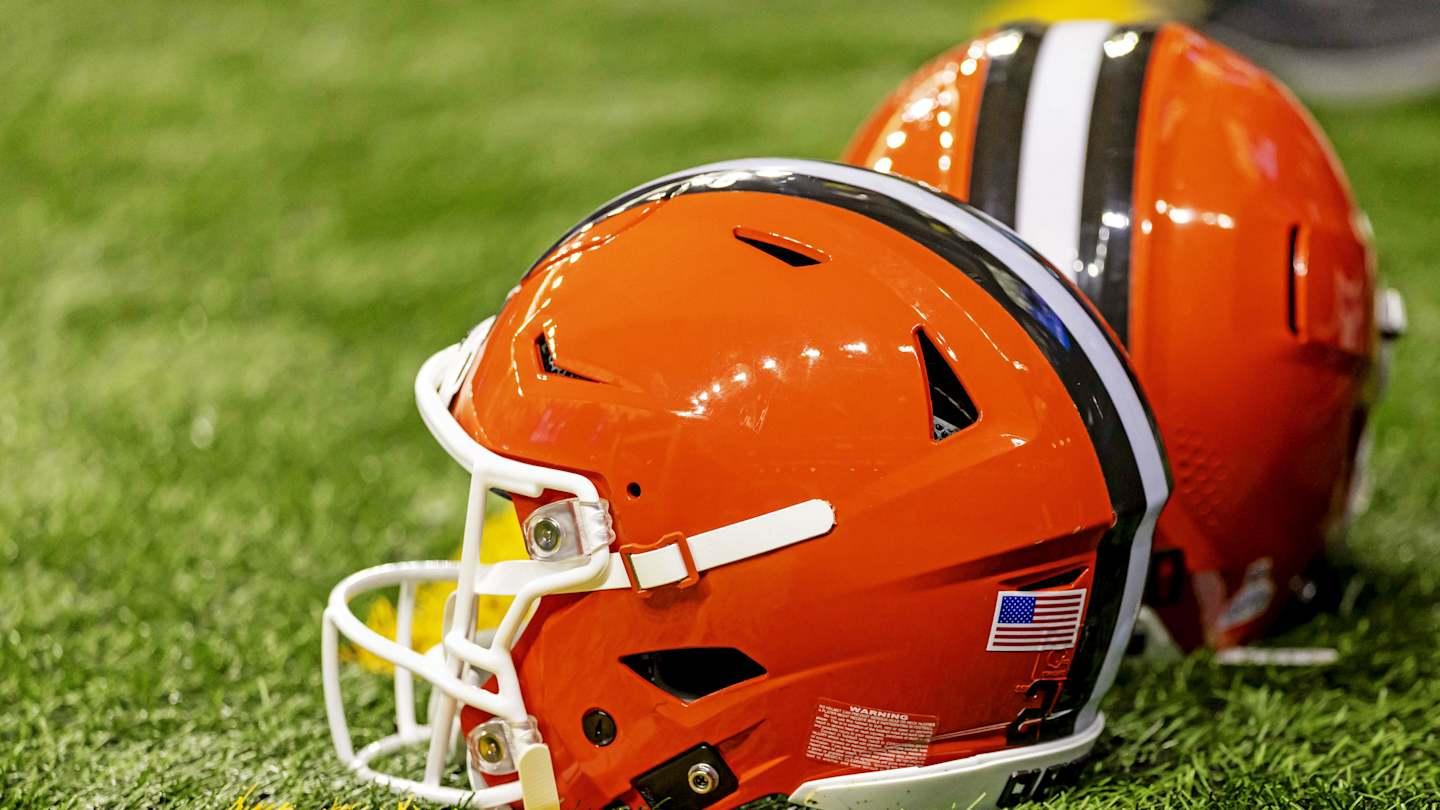 Browns Void AJ Epenesa Signing After Failed Physical, Shake Up Draft Plans