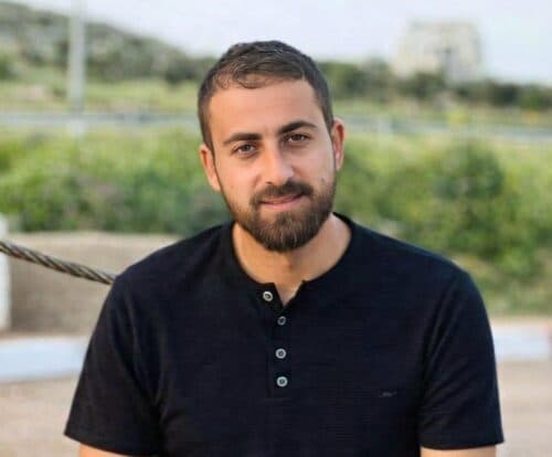 Israel Kills Palestinian Man, Wounds Three in Qusra as Settlers Storm Occupied West Bank Village