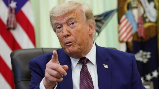 Donald Trump Threatens to Bomb Oman Over Strait of Hormuz Talks With Iran