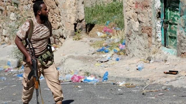 Yemeni Forces Repel Houthi Attack in Taiz as Drones and Shelling Hit Houthis