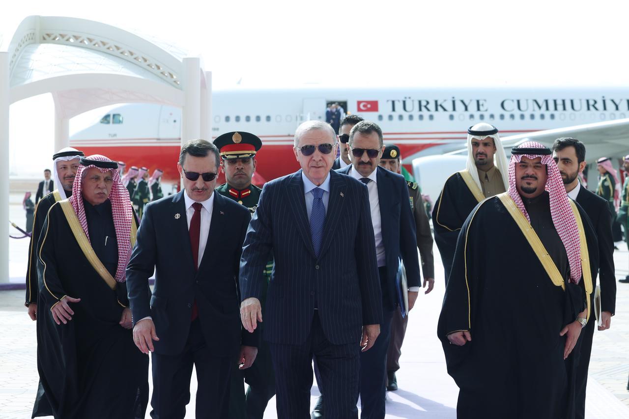 Erdogan Offers Türkiye To Mediate Between Iran And US, Rejects Military Action, Seeks De-Escalation