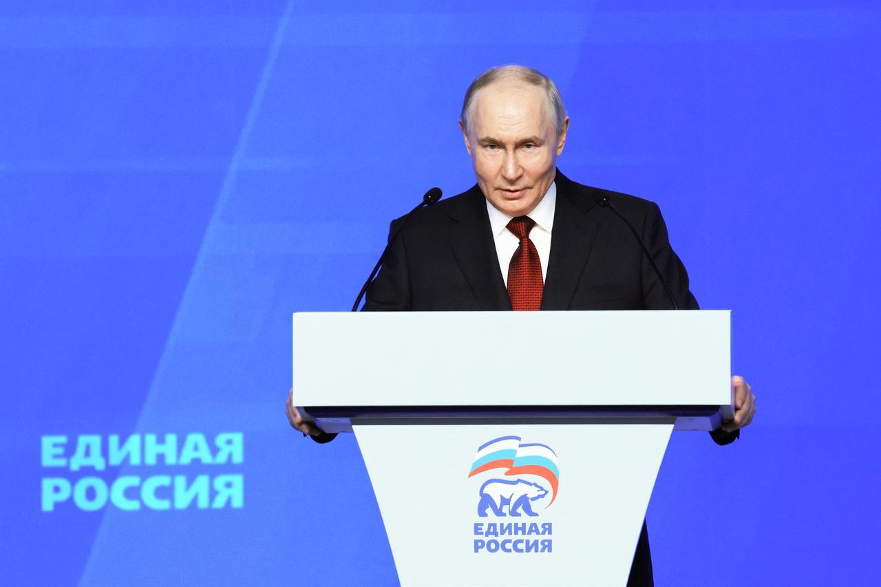 Putin Admits Fuel Shortage After Ukrainian Drone Strikes Target Oil Terminals