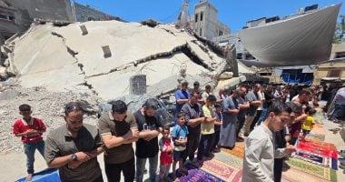 Palestinians Hold Eid Al-Adha Prayers Near Destroyed Al-Huda Mosque in Gaza