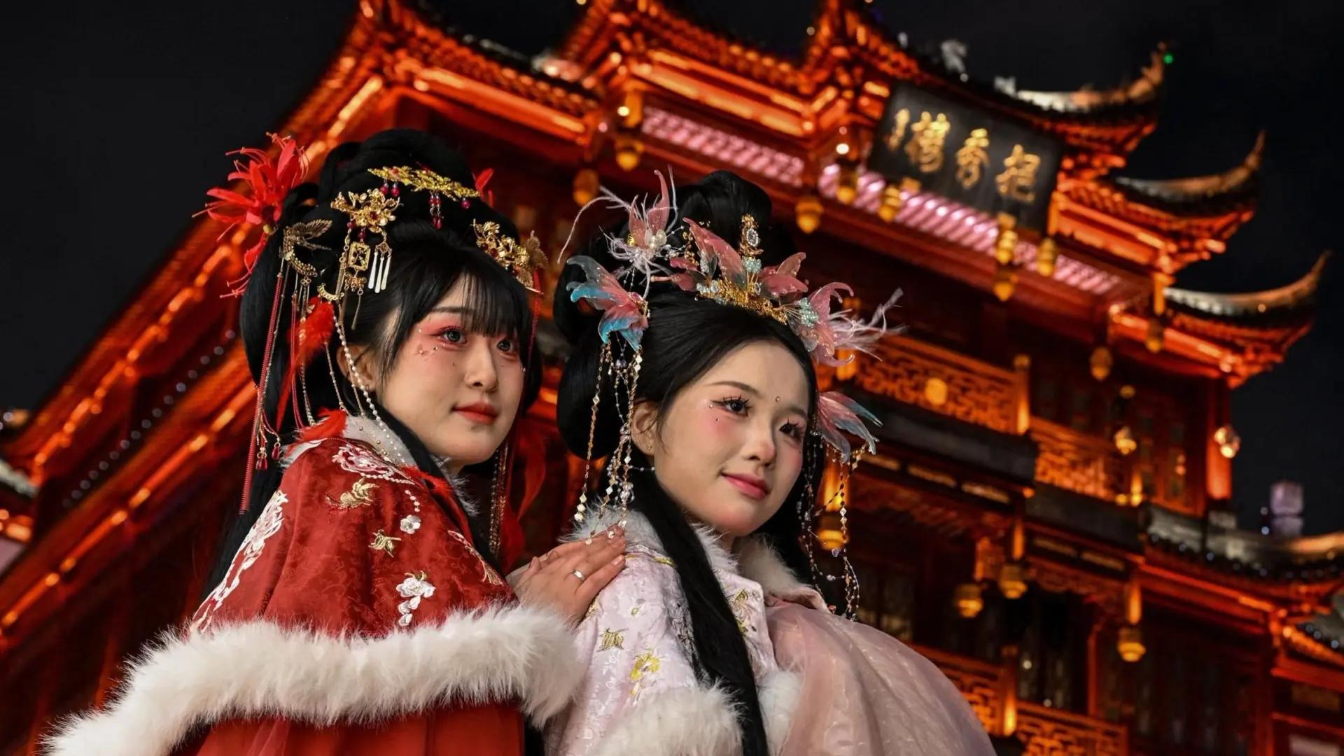 TikTok Users Worldwide Emulate Chinese Lifestyle In Viral 'Chinamaxxing' Trend