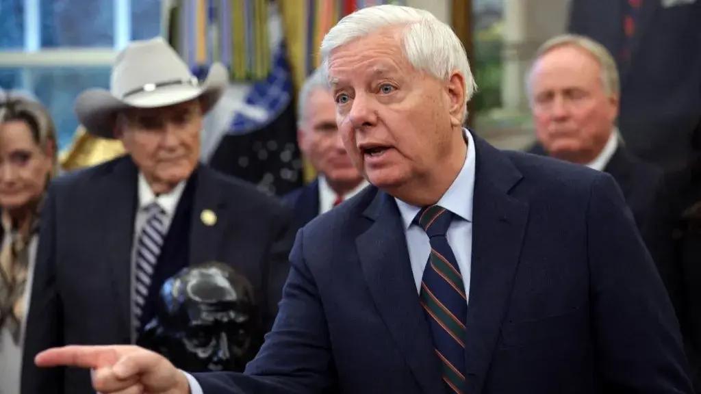 Lindsey Graham Urges Trump to Ignore Advisers and Order a Military Strike on Iran If Needed