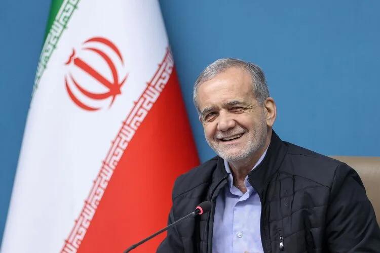 Iran’s Navy Chief Says Naval Power Safeguards Strait of Hormuz Shipping Routes