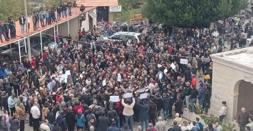 Syrian Regime Warns of Sectarian Strife After Coastal Protests Demand Decentralization